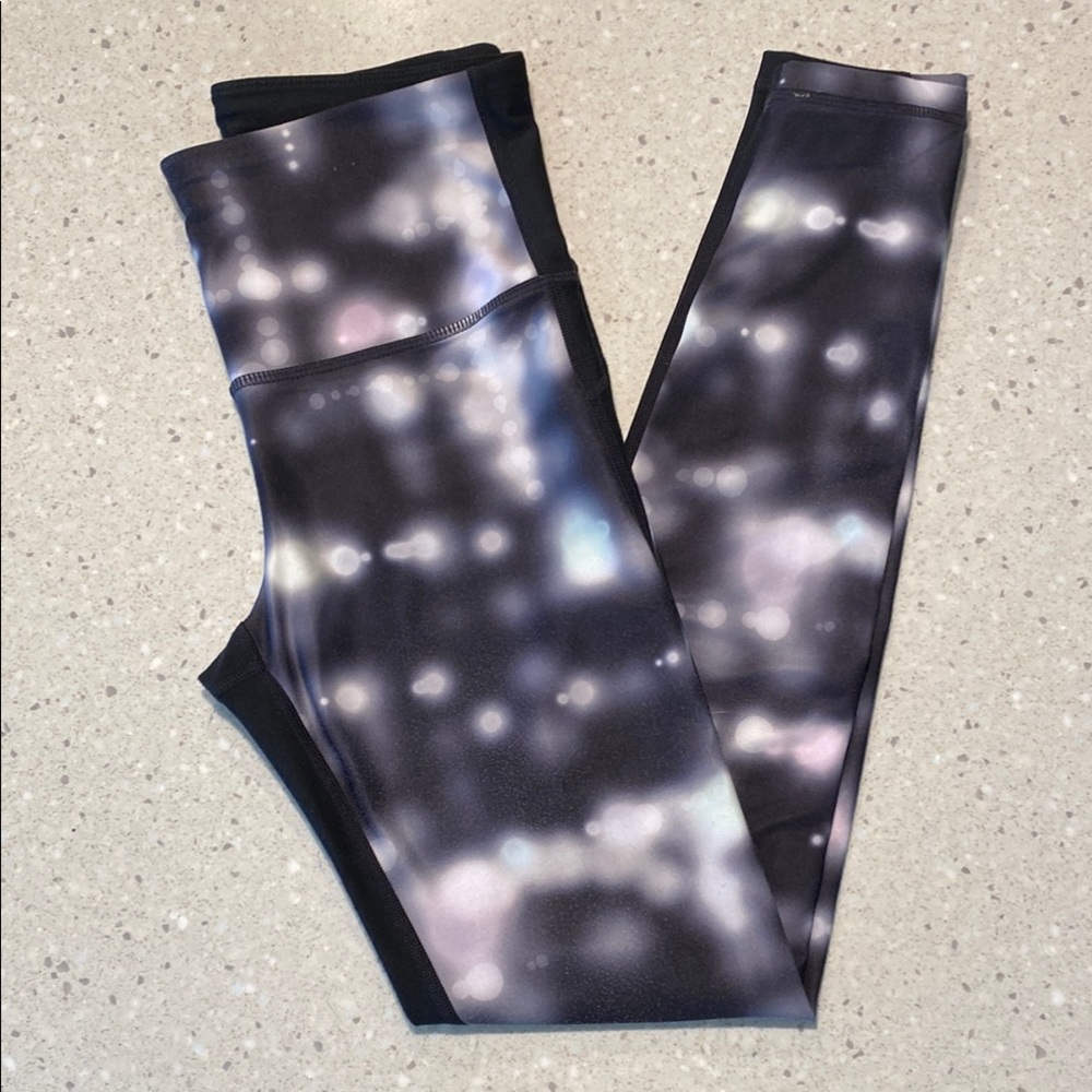 Gapfit Northern Lights print leggings